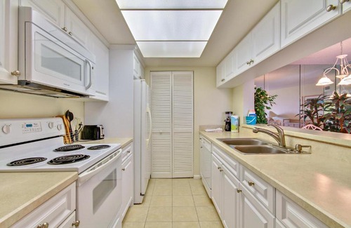 Sunset Beach House | Land's End 1-406 Bay Front