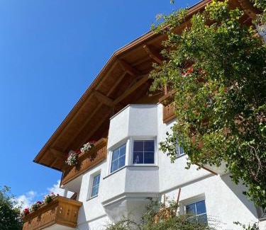 Arzl im Piztal Apartment | Landhaus Alpenzeit