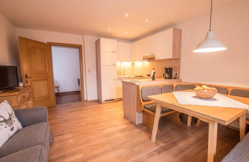 Uderns Apartment | Landhaus Linden, new apartment in a prime location in the Zillertal