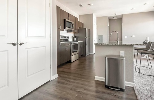 Chesterfield Apartment | Landing | Amazing 1BD, Courtyard, Pool