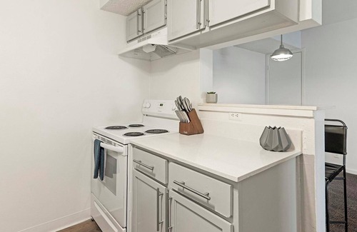 Windsor Park Apartment | Landing | Amazing 1BD, Gym