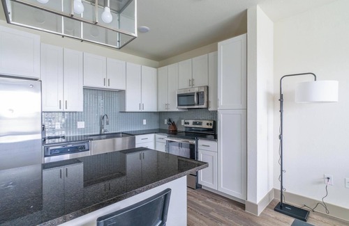 Conroe Apartment | Landing | Amazing 1BD, Gym, Clubhouse