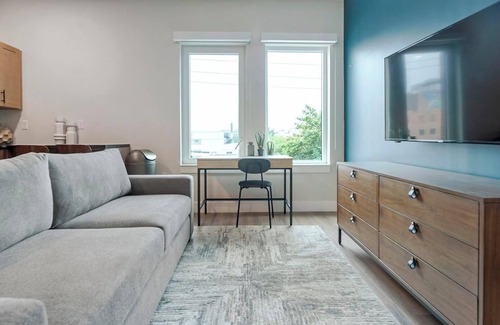 Kensington Apartment | Landing | Amazing Studio, Rooftop Lounge
