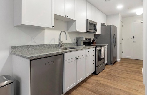 Greektown Historic District Apartment | Landing | Amazing Studio, Clubhouse, Gym