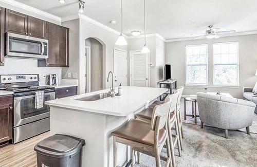 Durham Apartment | Landing at Artisan at Brightleaf - 2 Bedrooms in Downtown Durham