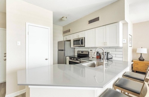 Fort Worth Apartment | Landing at Axis Waterfront - Studio in Downtown.