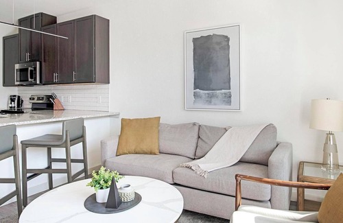 Dallas Apartment | Landing at Cedar Lakes - 1 Bedroom in Dallas