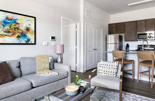Dallas Apartment | Landing at Clark Ridge Canyon - 1 Bedroom in Da.