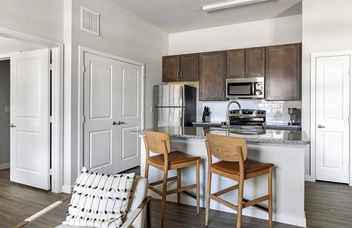 Dallas Apartment | Landing at Clark Ridge Canyon - 1 Bedroom in Da.