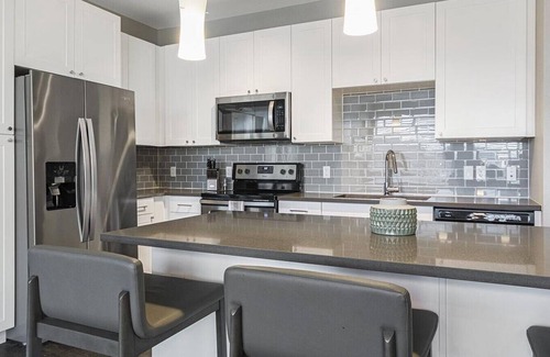 Overland Apartment | Landing at Encore Evans Station - 1 Bedroom in Overland