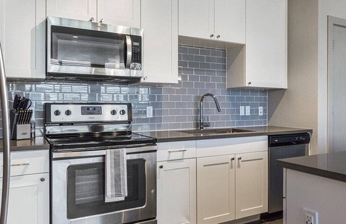 Overland Apartment | Landing at Encore Evans Station - 1 Bedroom in Overland