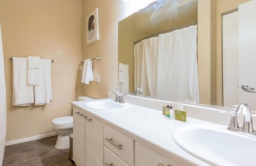 Canyon Gate Apartment | Landing at Escena Apartments - 2 Bedrooms in Angel Park