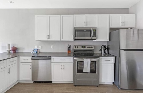 Nashville Apartment | Landing at Fifty Forty Flats - 1 Bedroom in Lenox Village