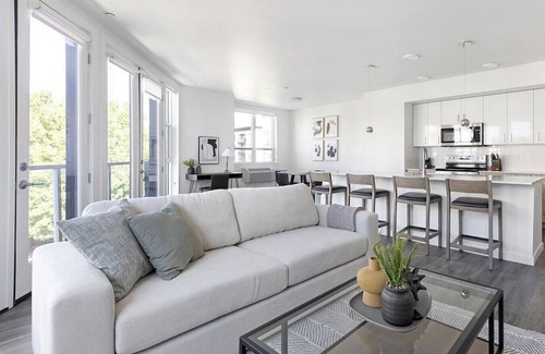 Hayden Island Apartment | Landing at Harbor Sky - 2 Bedrooms in Bridgeton