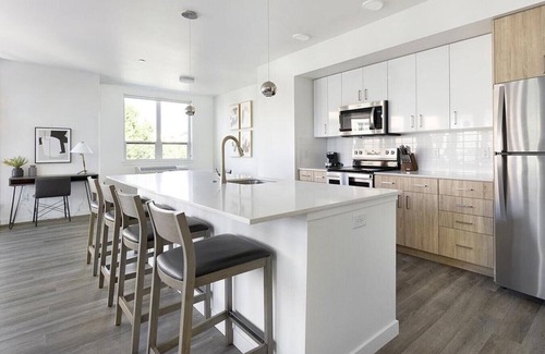 Hayden Island Apartment | Landing at Harbor Sky - 2 Bedrooms in Bridgeton