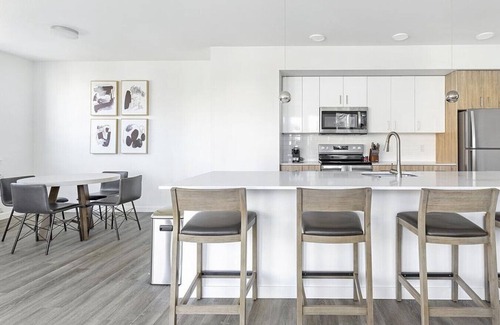 Hayden Island Apartment | Landing at Harbor Sky - 2 Bedrooms in Bridgeton