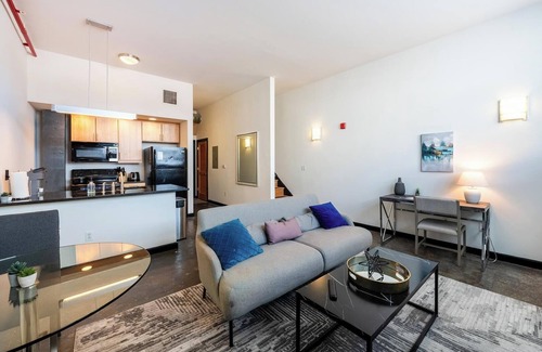 North Chesterfield Apartment | Landing at Hopper Lofts - 1 Bedroom in Manchester