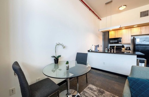 North Chesterfield Apartment | Landing at Hopper Lofts - 1 Bedroom in Manchester