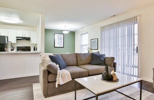 Fort Wayne Apartment | Landing at Island Club - 1 Bedroom in Downtown Fort Wayne