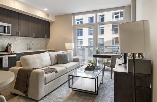 McLean Apartment | Landing at Kingston at McLean Crossing - 1 Bedroom in Downtown Tysons