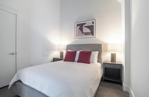 Ampere Apartment | Landing at Parkway Lofts Apts - Studio in East Orange