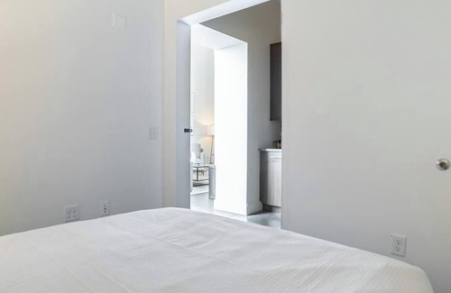 Ampere Apartment | Landing at Parkway Lofts Apts - Studio in East Orange