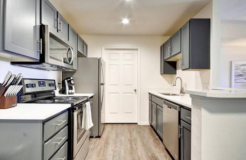 South Ogden Apartment | Landing at The Falls at Canyon Rim - 2 Bedrooms in Downtown Ogden