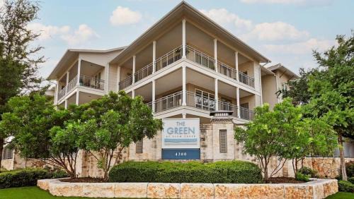 Buda Apartment | Landing at The Green at Plum Creek - 2 Bedrooms in Kyle