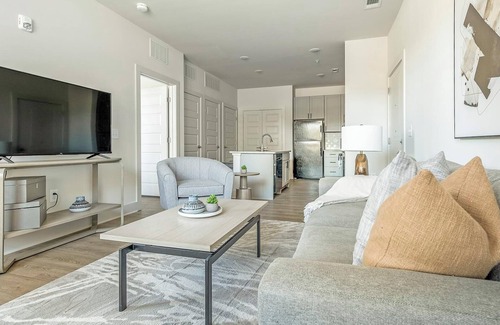 Charlotte Apartment | Landing at The Henry - 1 Bedroom in Northwest C.