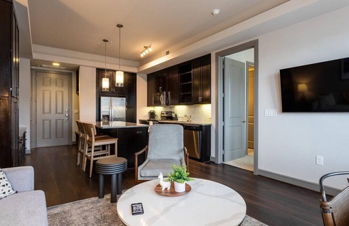 Fort Worth Apartment | Landing at The Kelton at Clearfork - 1 Bedroom in Downtown Fort Worth