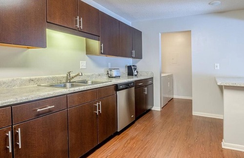 Crestline Heights Apartment | Landing at The Retreat at Mountain Brook - 3 Bedrooms in Irondale