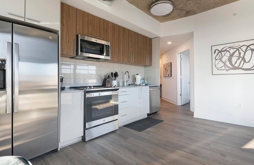 Baileys Crossroads Apartment | Landing at Three Collective - 2 Bedrooms in Fal.