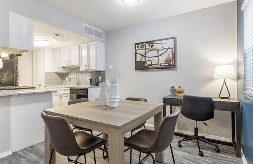 Southside Apartment | Landing at Villa de Oro - 1 Bedroom in South San/Kelly