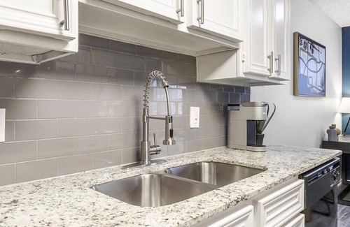 Southside Apartment | Landing at Villa de Oro - 1 Bedroom in South San/Kelly