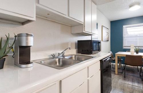 Southside Apartment | Landing at Villa de Oro - 1 Bedroom in South San/Kelly