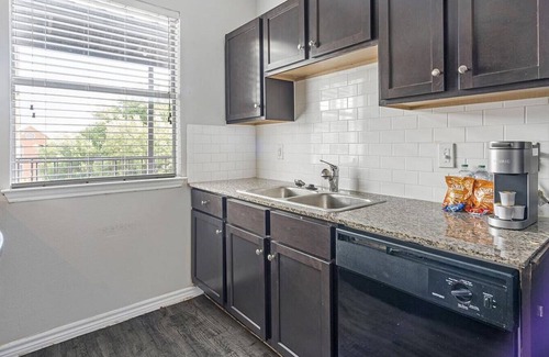 Southside Apartment | Landing at Villa de Oro - 2 Bedrooms in South San/Kelly