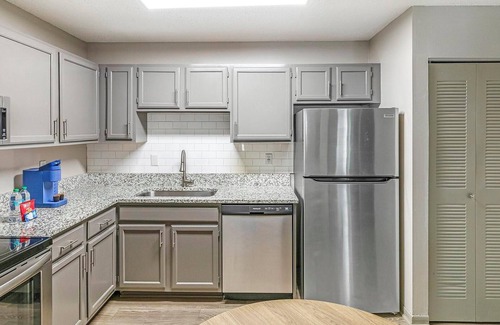 Huntsville Apartment | Landing | Beautiful 1BD, Pool, Clubhouse