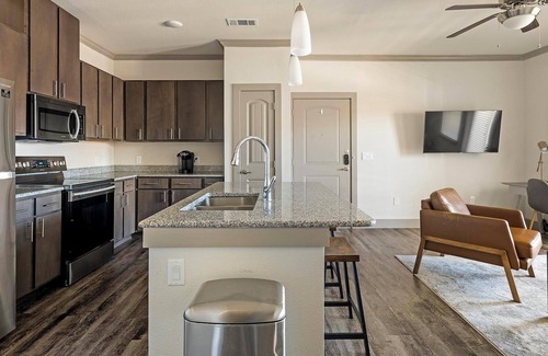 Manor Apartment | Landing | Beautiful 1BD, Gym, Clubhouse