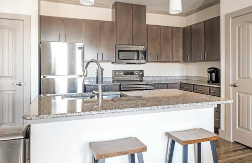 Manor Apartment | Landing | Beautiful 1BD, Gym, Clubhouse