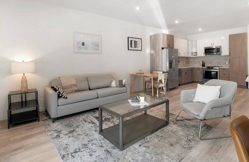 Richmond Apartment | Landing | Beautiful 1BD, Clubhouse, Rooftop Lounge