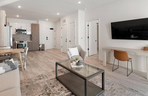 Richmond Apartment | Landing | Beautiful 1BD, Clubhouse, Rooftop Lounge