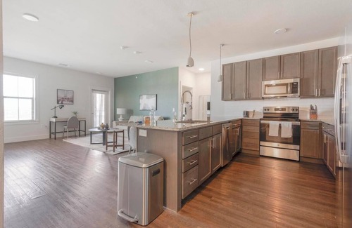 Stone Oak Apartment | Landing | Beautiful 2BD, Clubhouse, Gym