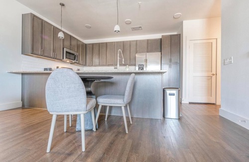 Stone Oak Apartment | Landing | Beautiful 2BD, Clubhouse, Gym