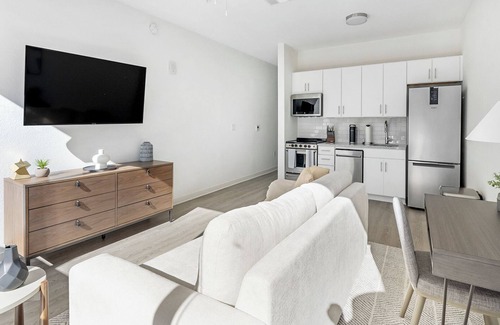 Five Points South Apartment | Landing | Beautiful Studio, Rooftop Lounge, Gym