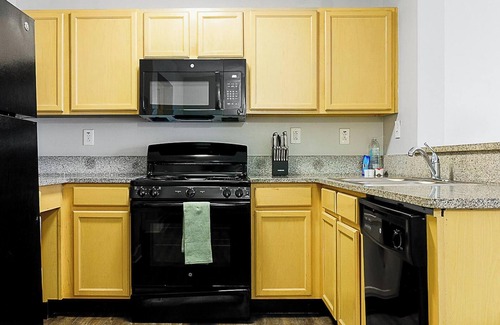 Downtown Indianapolis Apartment | Landing | Beautiful 1BD, Rooftop Lounge, Gym