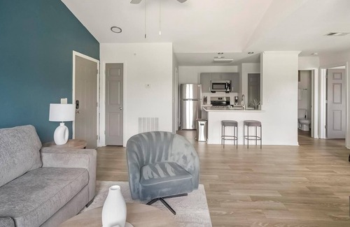 Murfreesboro Apartment | Landing | Beautiful 1BD, Clubhouse, Courtyard