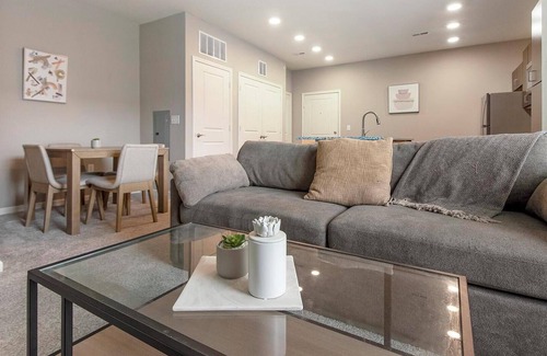 Chesterfield Apartment | Landing | Chic 1BD, Courtyard, Pool