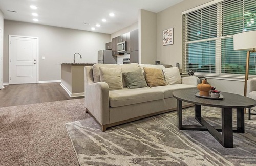 Chesterfield Apartment | Landing | Chic 1BD, Courtyard, Clubhouse