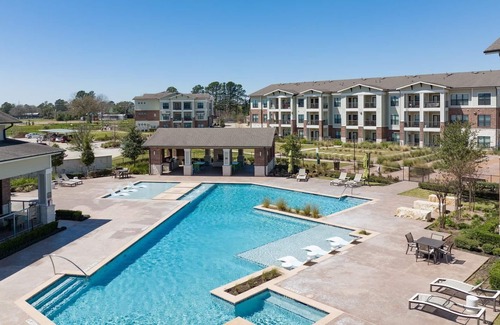 Katy Apartment | Landing | Chic 1BD, Clubhouse, Courtyard