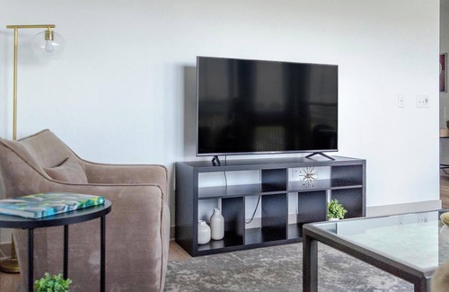 McCordsville Apartment | Landing | Chic 1BD, Pool, Gym